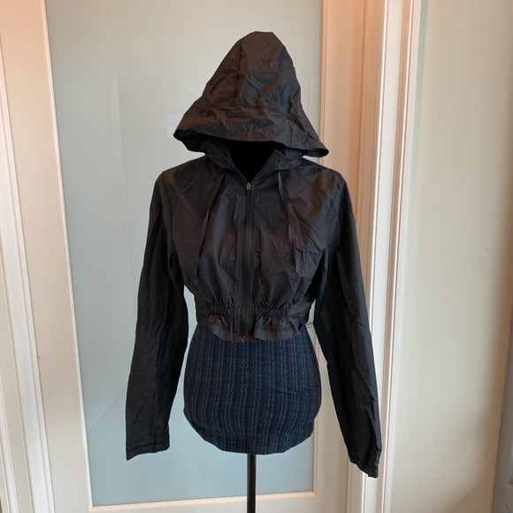 lululemon cropped windbreaker